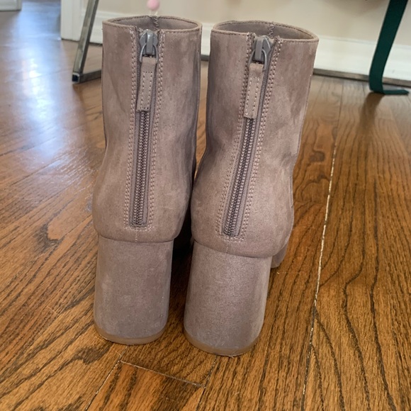 Old Navy “Suede” Ankle Booties EUC - Picture 5 of 7